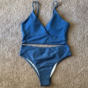 Elegant Blue Ribbed Bikini Set
